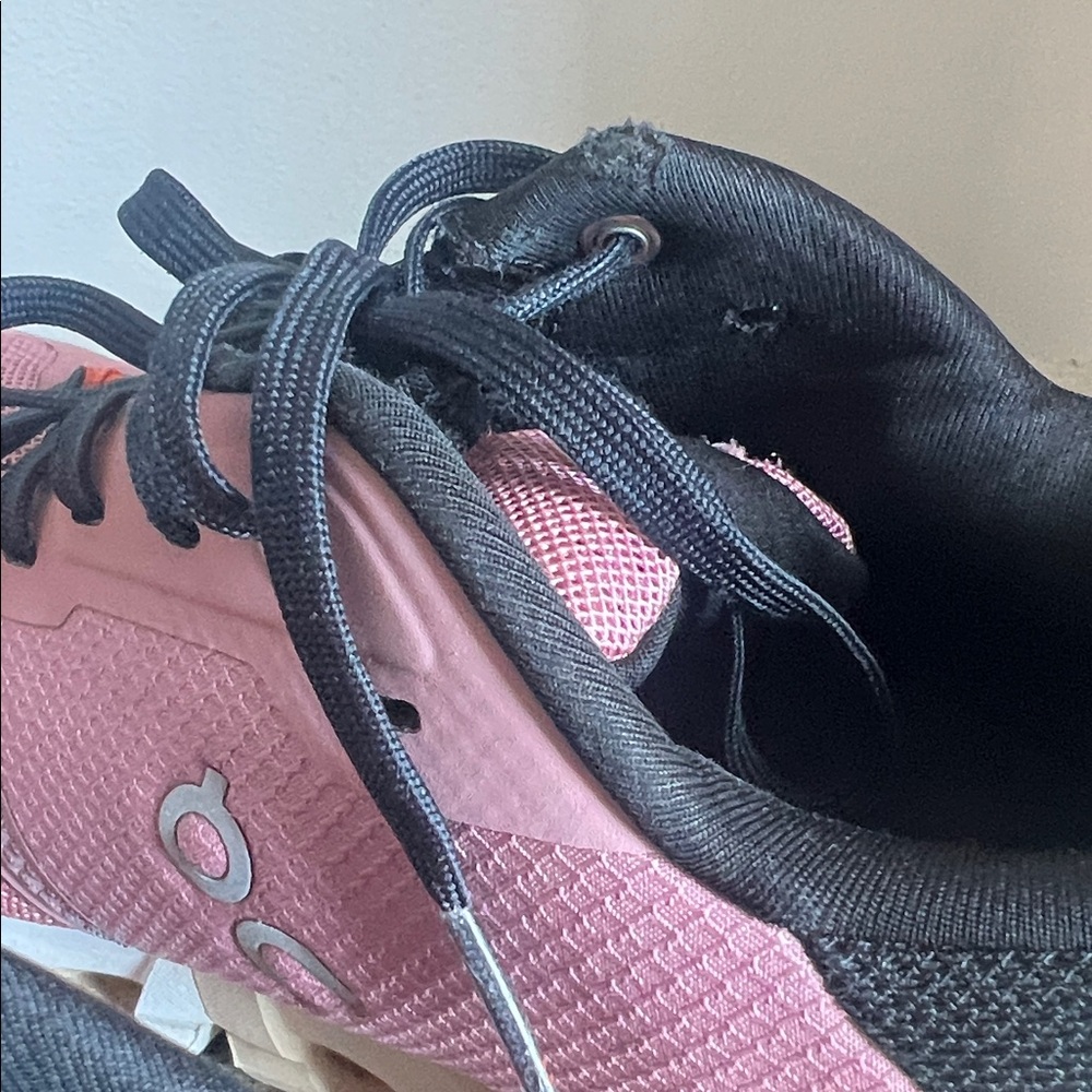 On Running Women's Cloudflyer Sneakers - Pink Dustrose Women’s 9.5 - Picture 11 of 14